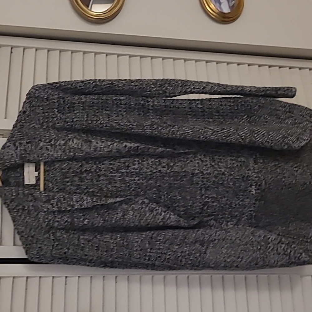Bobbie Brooks size large black and white sweater